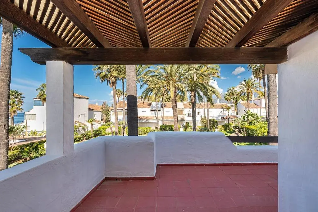 Townhouse W/ Swimming Pool And Underground Parking Villa Marbella Semesterbostad