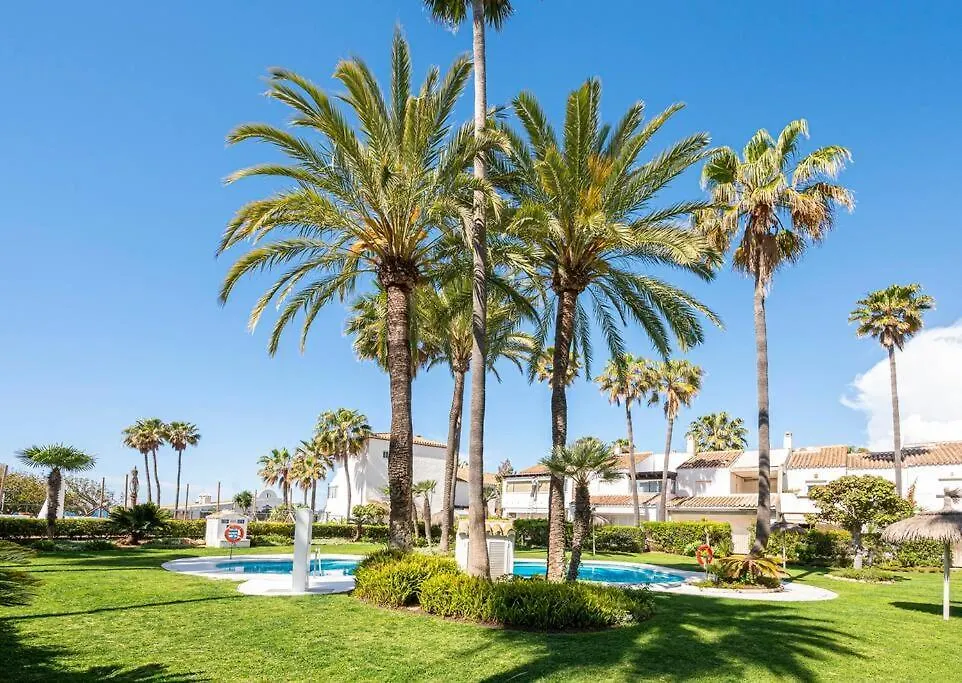Townhouse W/ Swimming Pool And Underground Parking Villa Marbella Spain