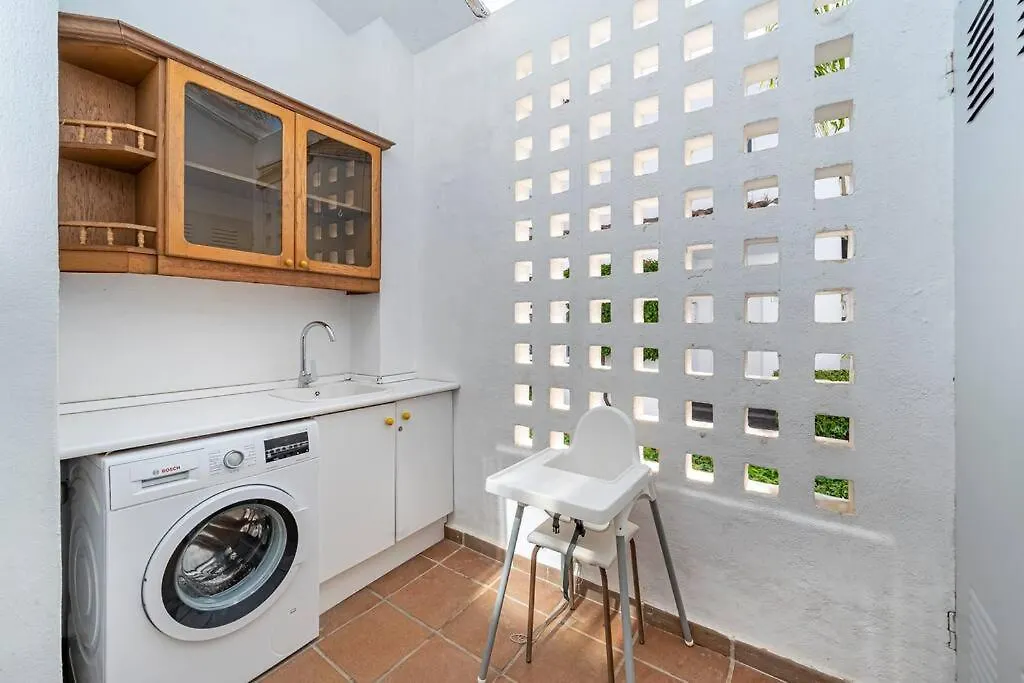 Townhouse W/ Swimming Pool And Underground Parking Villa Marbella Spain