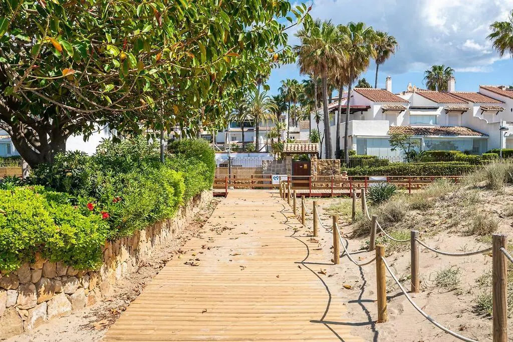 Townhouse W/ Swimming Pool And Underground Parking Villa Marbella Spain