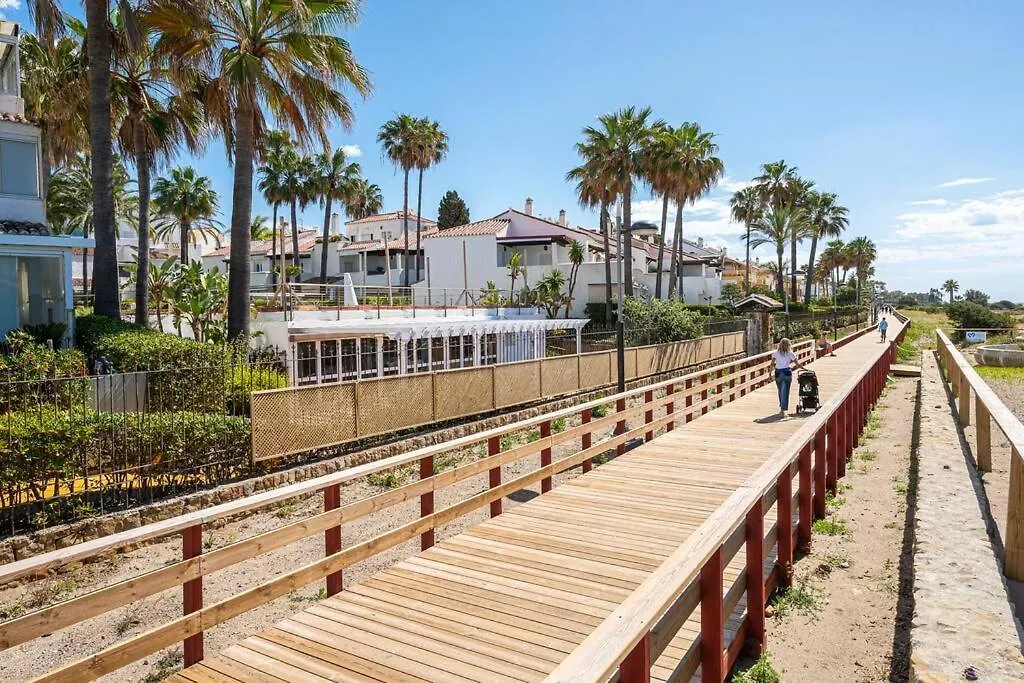 Townhouse W/ Swimming Pool And Underground Parking Villa Marbella