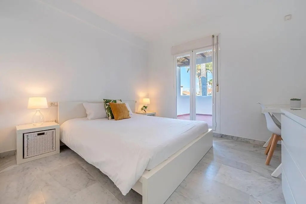 Townhouse W/ Swimming Pool And Underground Parking Villa Marbella 0*,