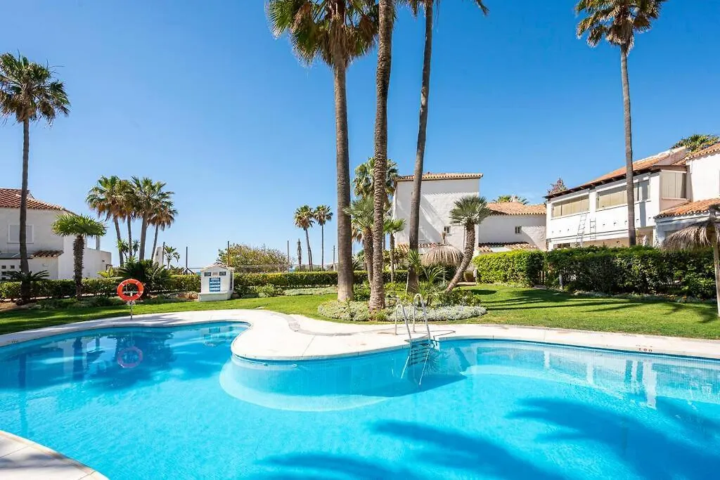 Townhouse W/ Swimming Pool And Underground Parking Villa Marbella