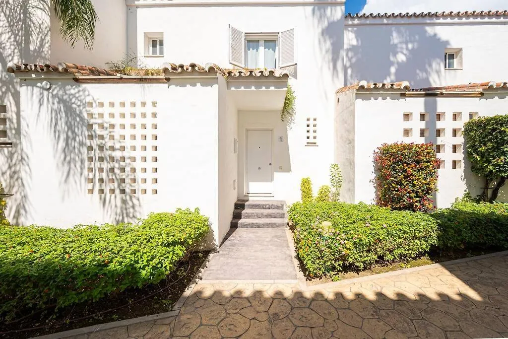 Townhouse W/ Swimming Pool And Underground Parking Villa Marbella Holiday home